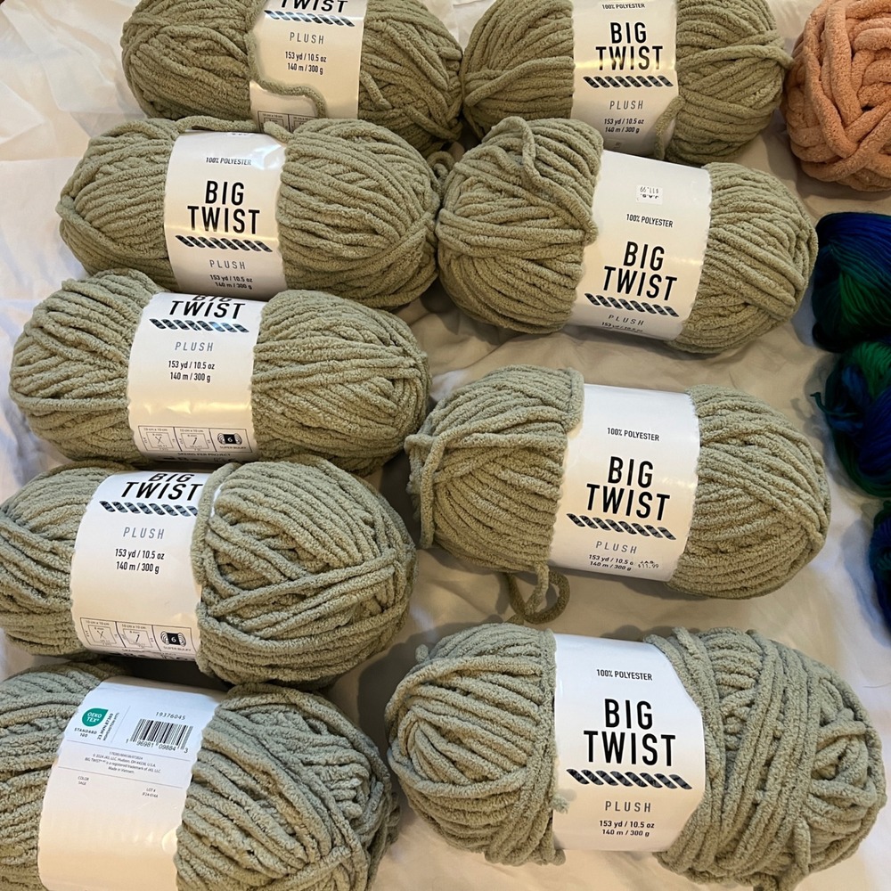 Big Twist Plush Yarn Sage Green Lot of 9 Super Bulky 6 153yd 10.5oz Discontinued